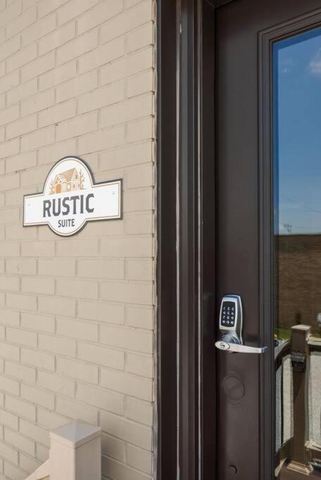 The Rustic Suite - Main Street Lodge In 柏林 外观 照片
