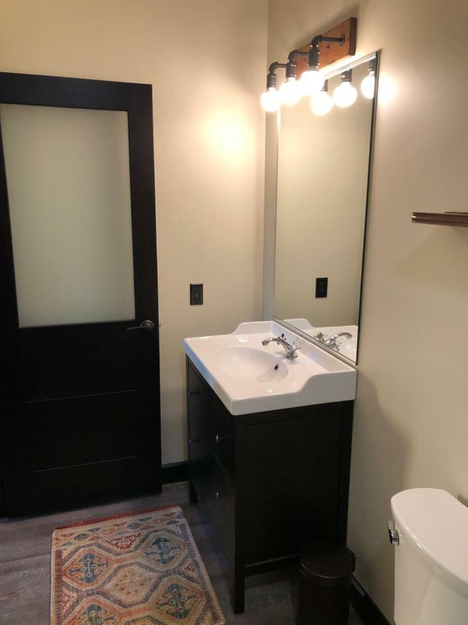 The Rustic Suite - Main Street Lodge In 柏林 外观 照片